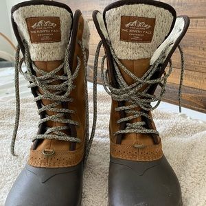 Women’s North Face boots